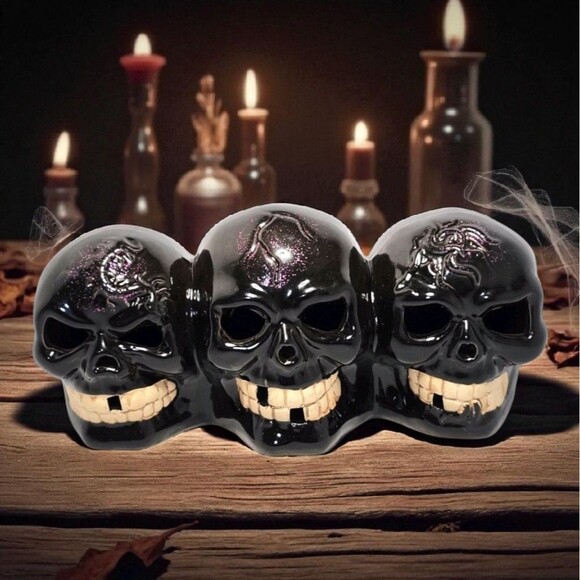 Vintage Black Skull Trio Figurine Ceramic Gothic Halloween Spooky Decor Fish - Picture 1 of 9
